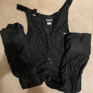 Kids XL snowpants - excellent condition